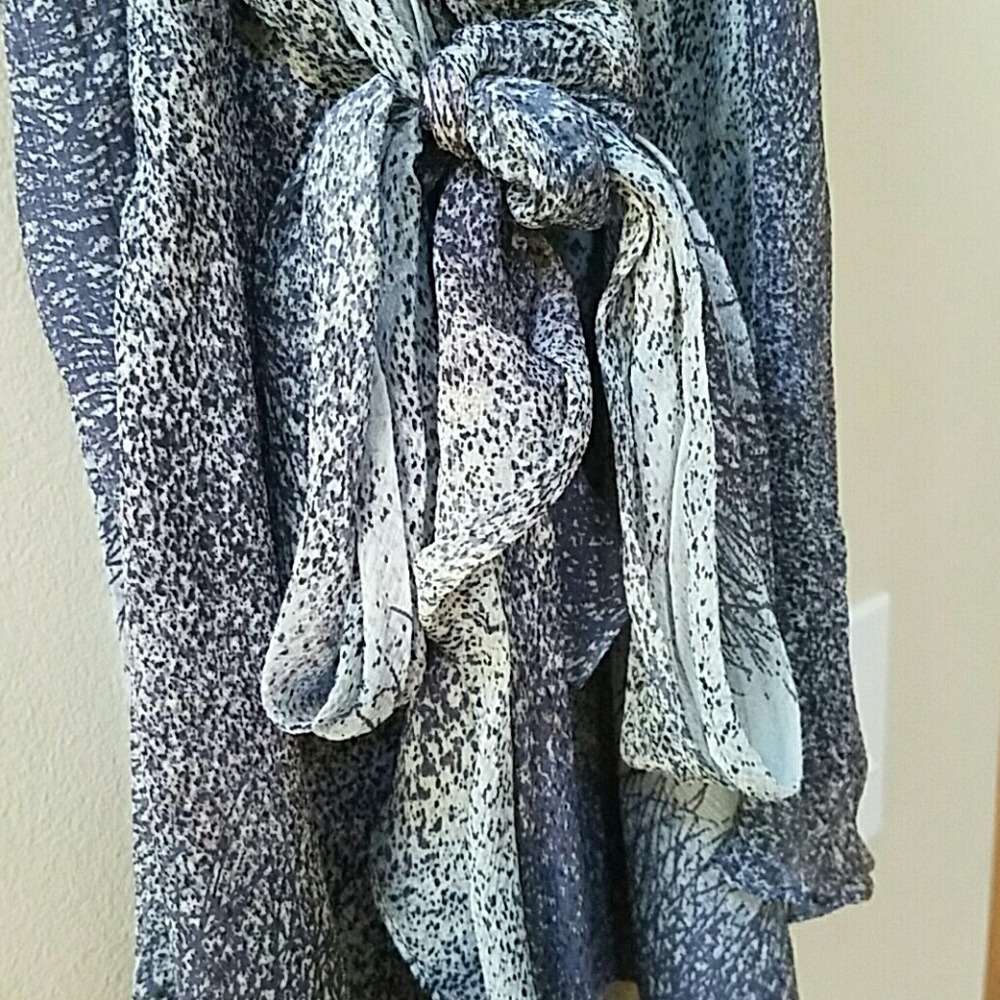 NWOT BCBG MAXAZRIA 100% Silk Halter Top - Picture 6 of 8